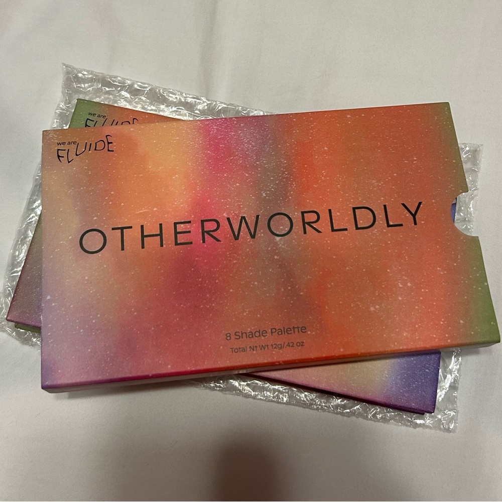 OTHERWORLDLY Eye Shadow Palette